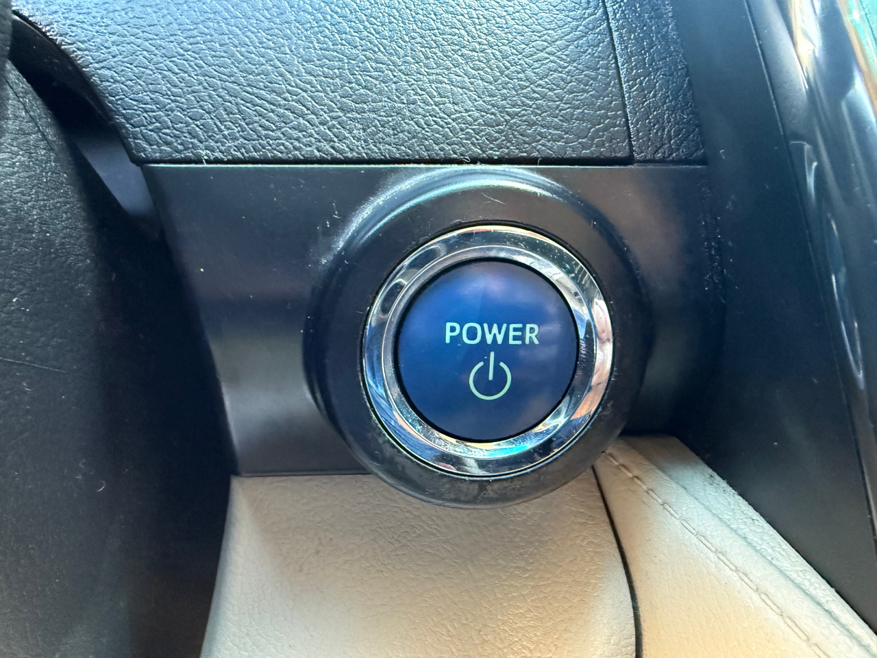 Toyota Camry Hybrid 4dr Sdn XLE (Natl) 2013