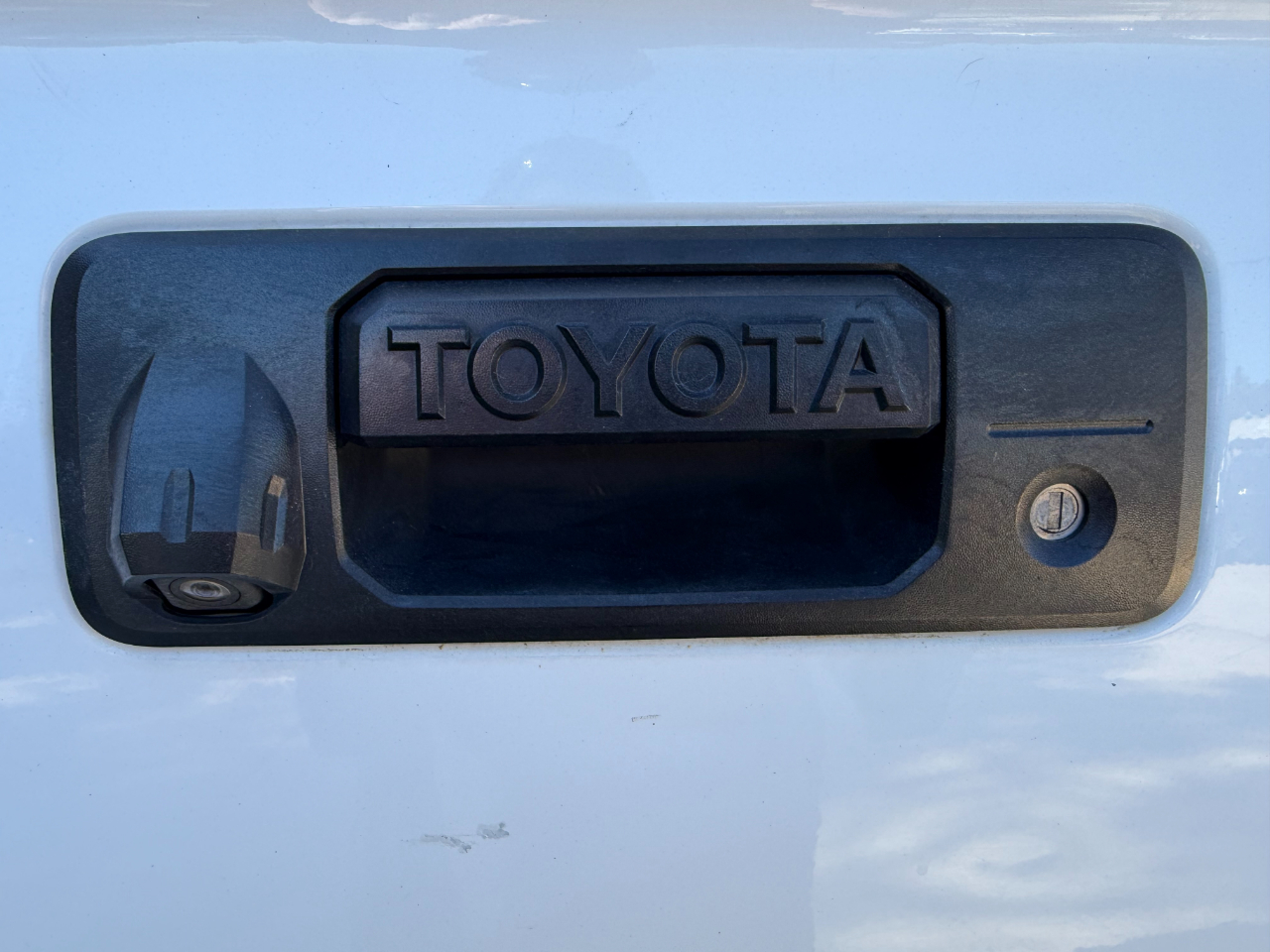 Toyota Tundra 2WD Truck Double Cab 4.6L V8 6-Spd AT SR5 (Natl) 2014