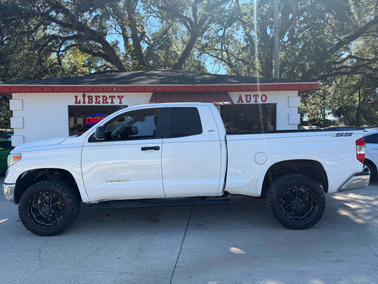 Toyota Tundra 2WD Truck Double Cab 4.6L V8 6-Spd AT SR5 (Natl) 2014