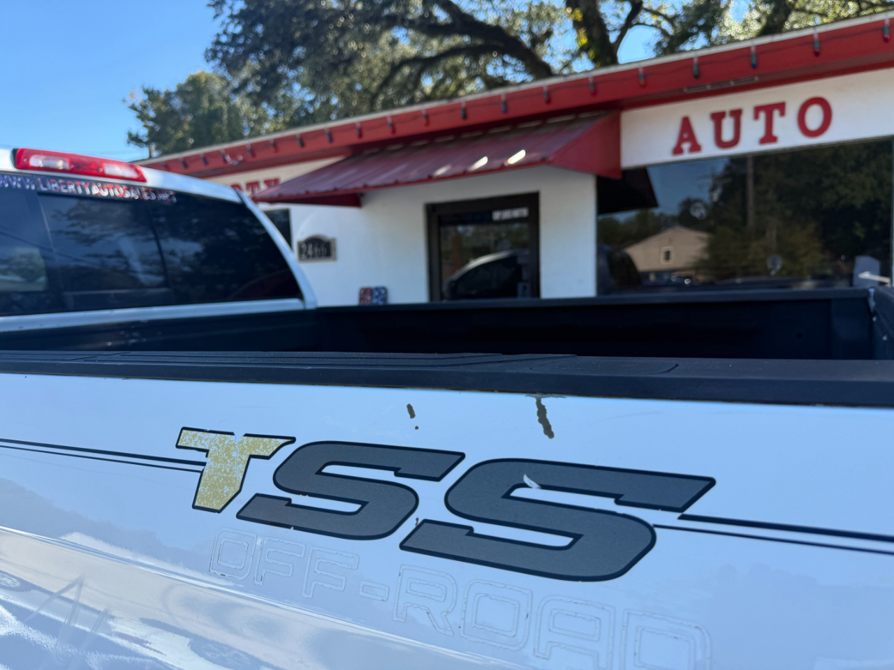 Toyota Tundra 2WD Truck Double Cab 4.6L V8 6-Spd AT SR5 (Natl) 2014