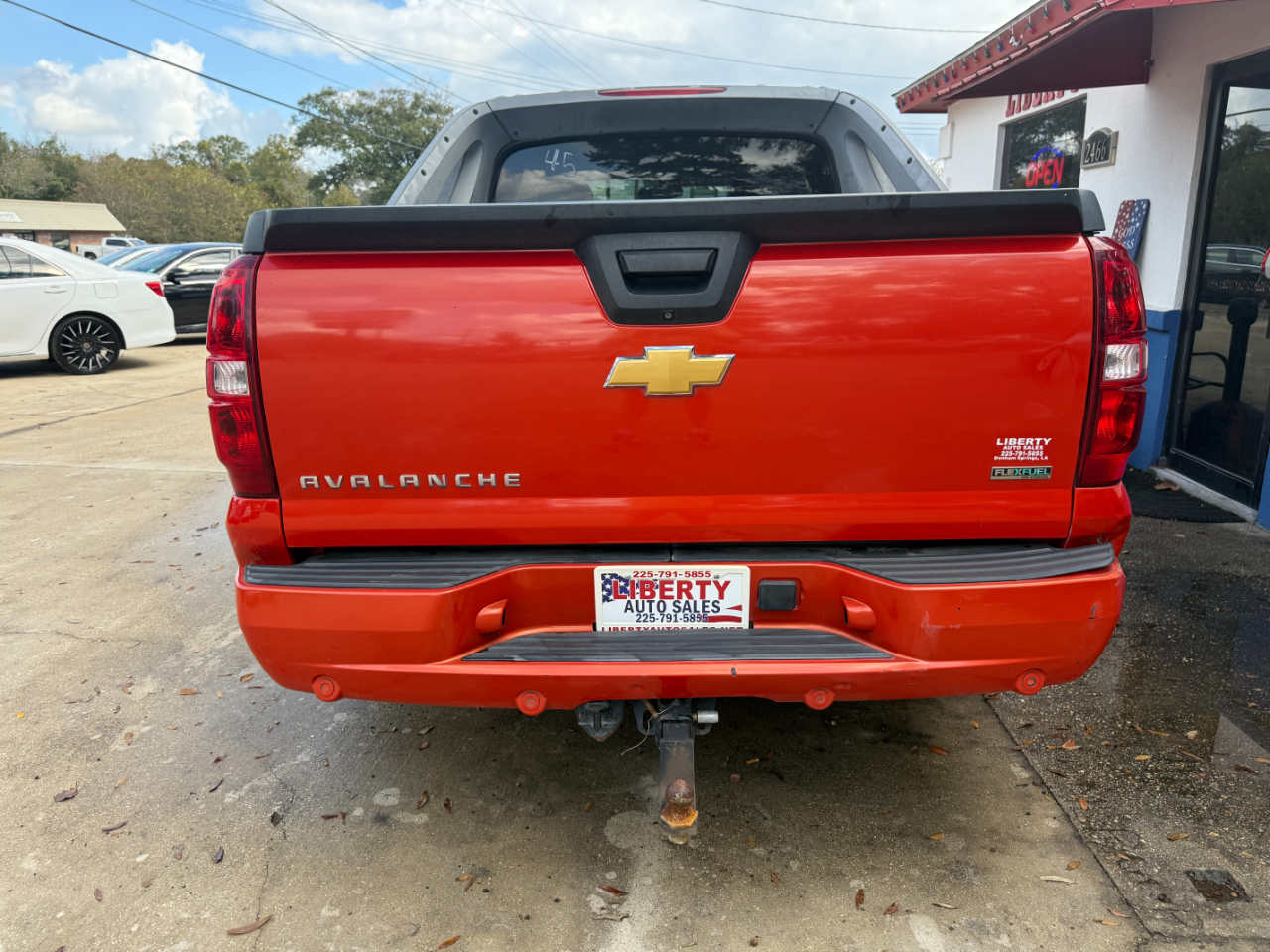 2011 Chevrolet Avalanche LTZ photo 4