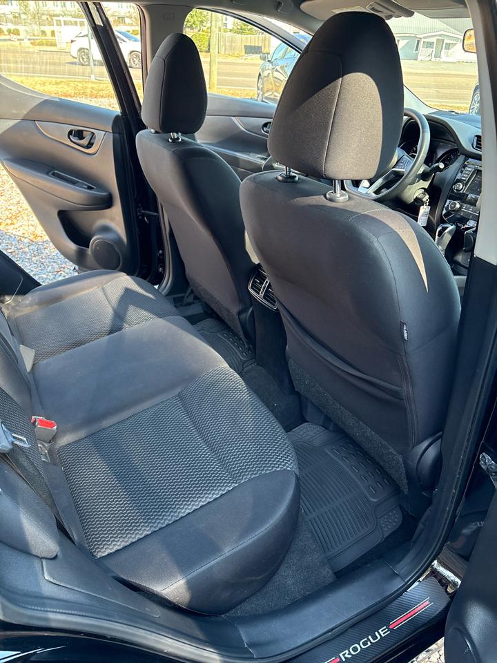 Nissan Rogue Sport S 2021