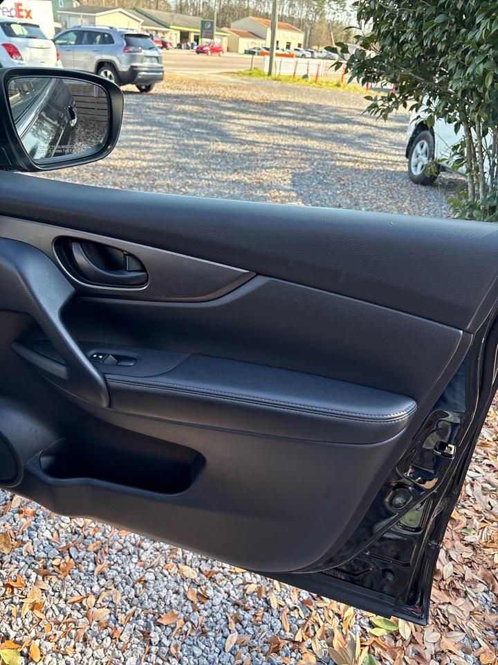 Nissan Rogue Sport S 2021