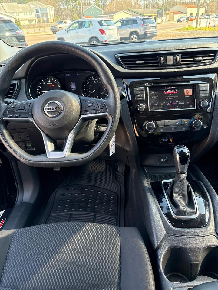 Nissan Rogue Sport S 2021