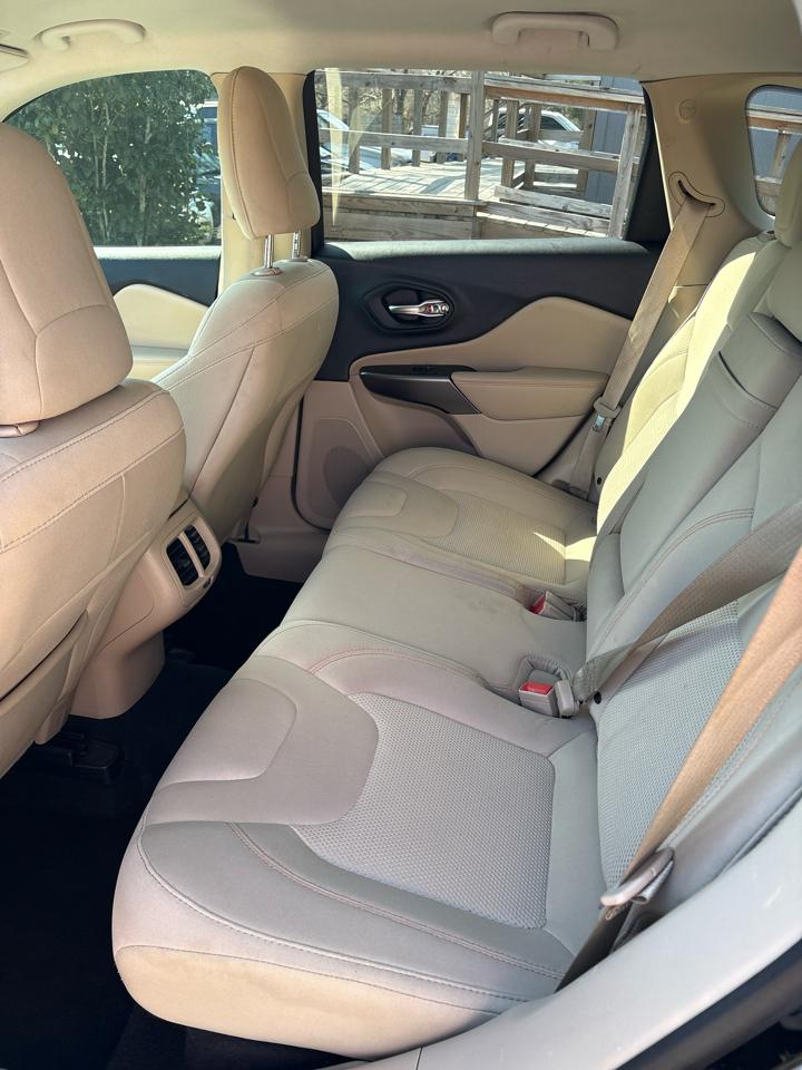 Jeep Cherokee Latitude FWD 2019