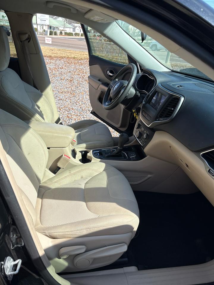 Jeep Cherokee Latitude FWD 2019