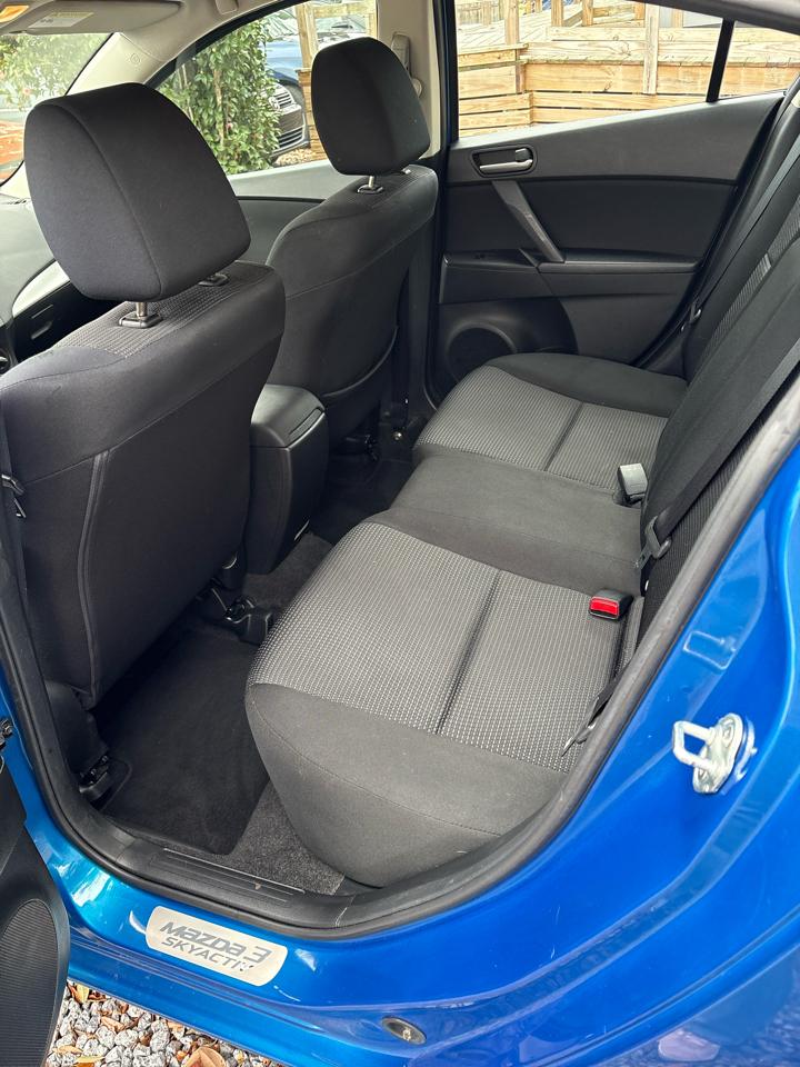 Mazda MAZDA3 i Touring 4-door 2012