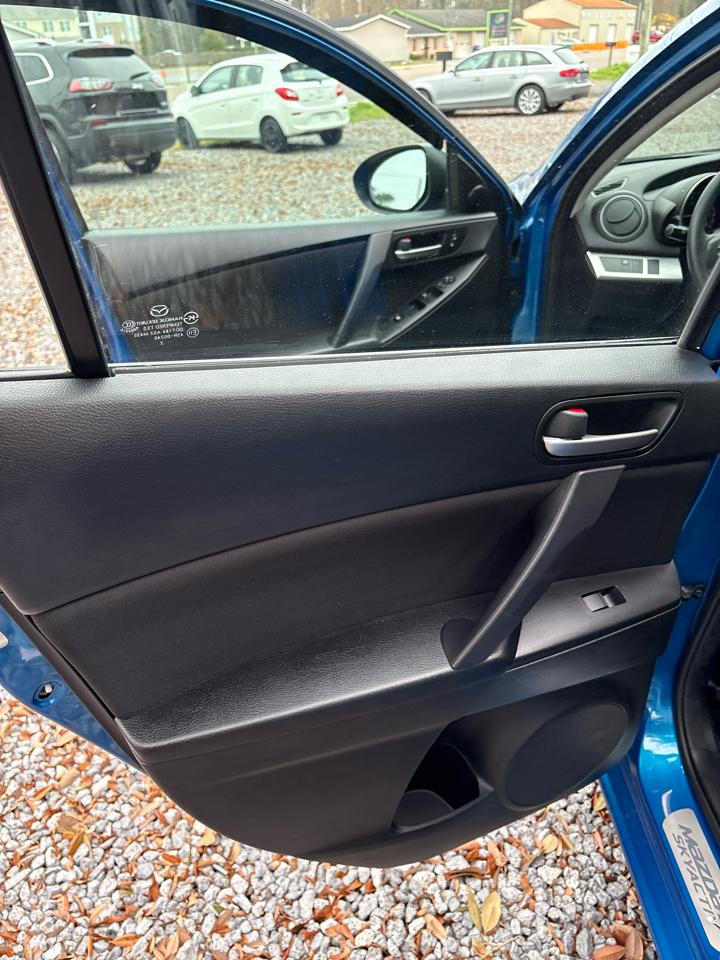 Mazda MAZDA3 i Touring 4-door 2012