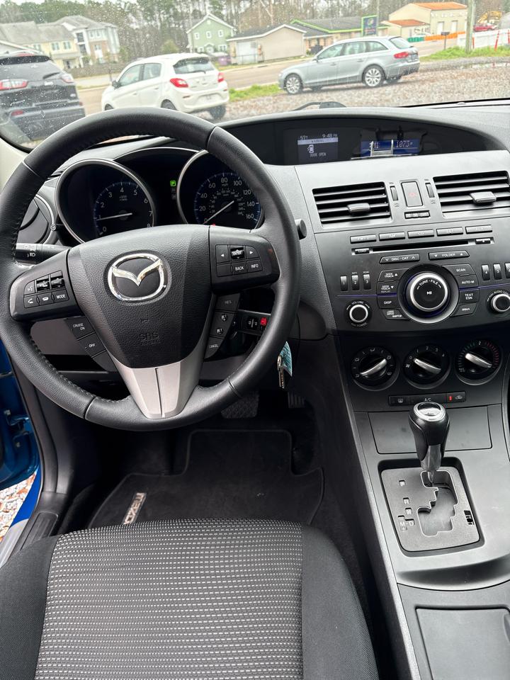Mazda MAZDA3 i Touring 4-door 2012