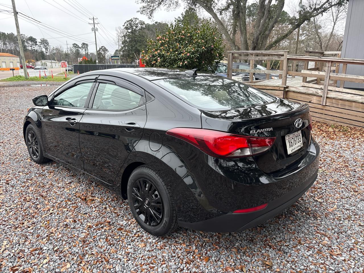 Hyundai Elantra SE 6AT 2016