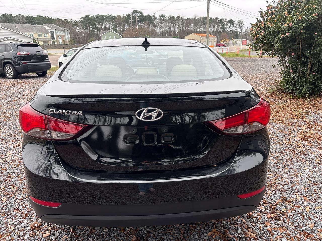 Hyundai Elantra SE 6AT 2016