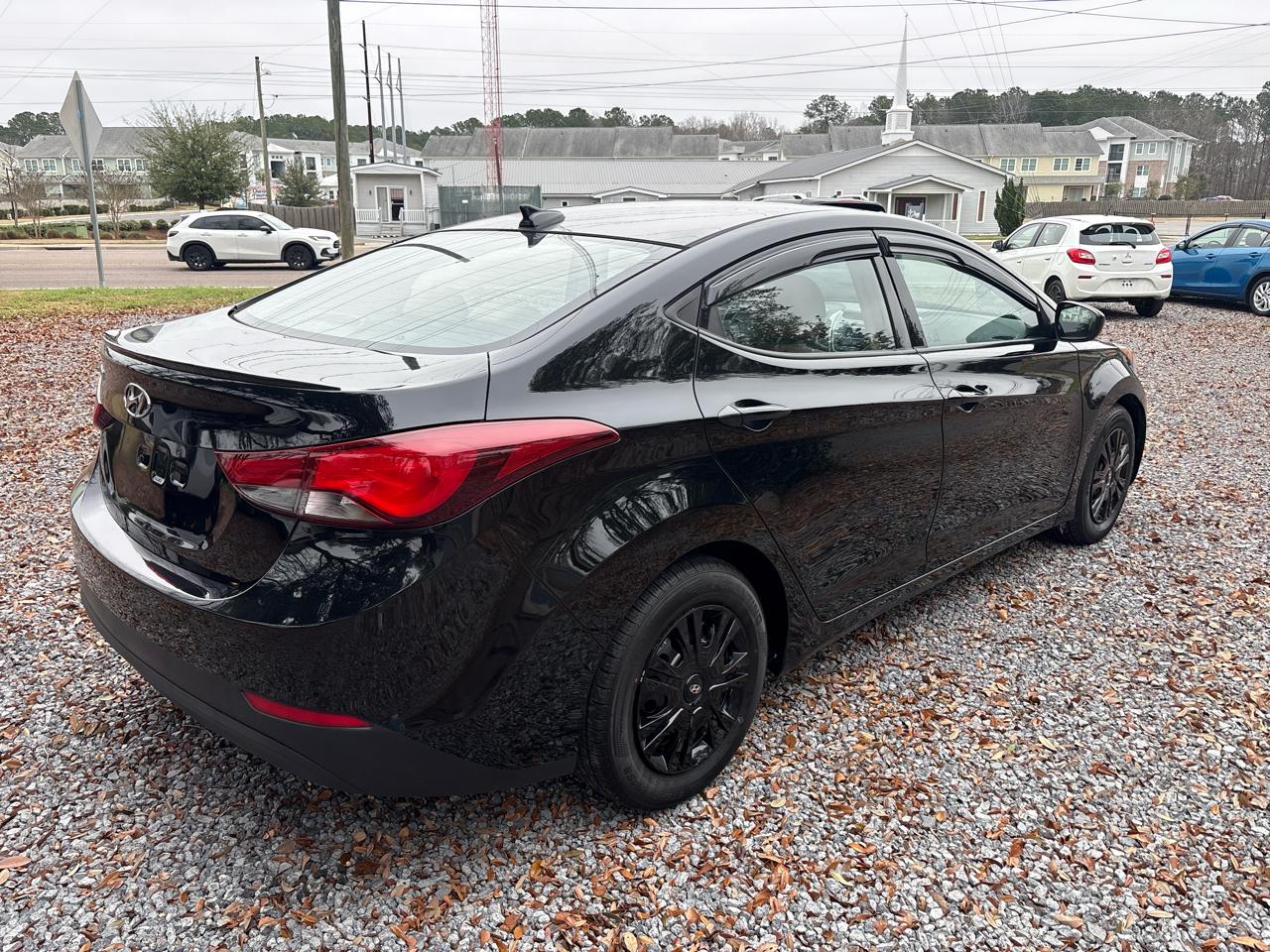 Hyundai Elantra SE 6AT 2016