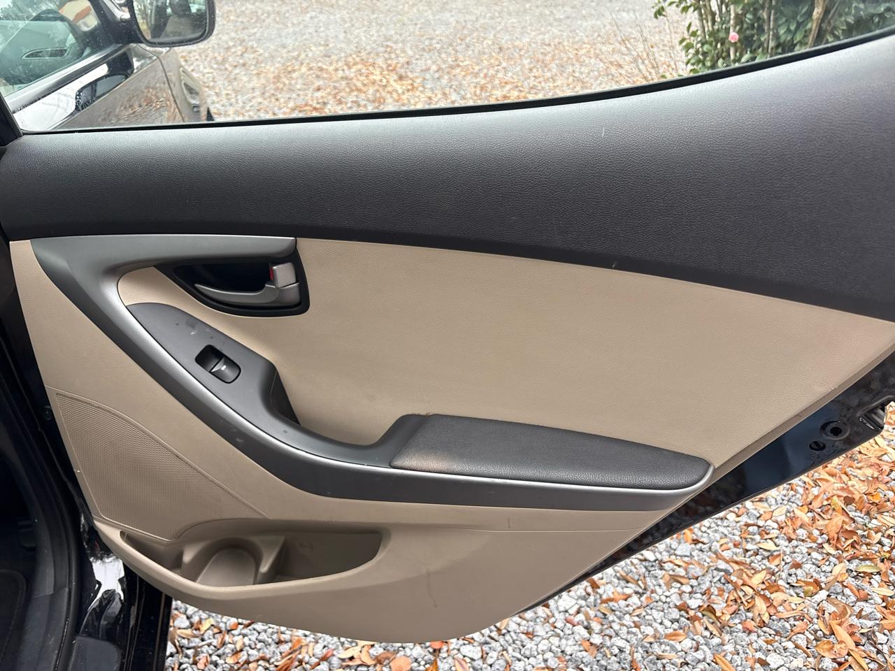 Hyundai Elantra SE 6AT 2016