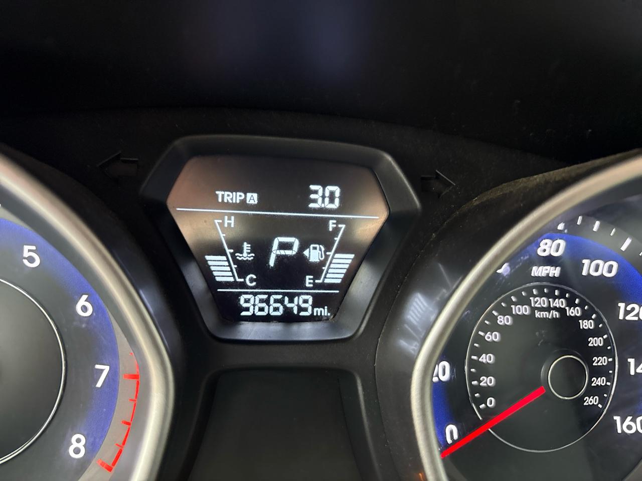 Hyundai Elantra SE 6AT 2016