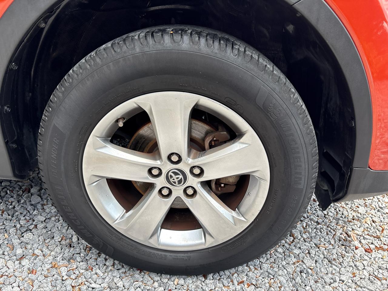 Toyota RAV4 XLE FWD 2015