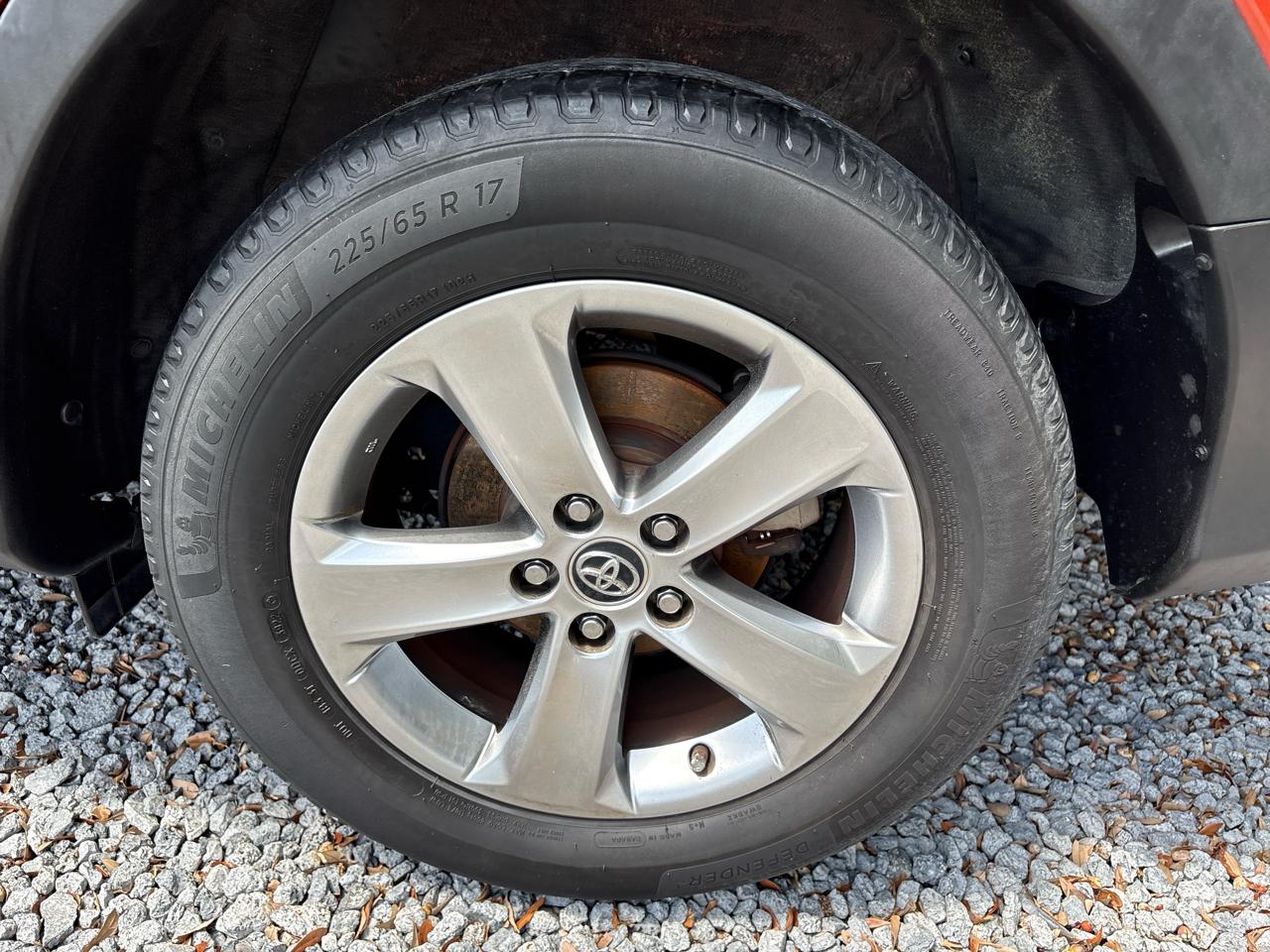 Toyota RAV4 XLE FWD 2015