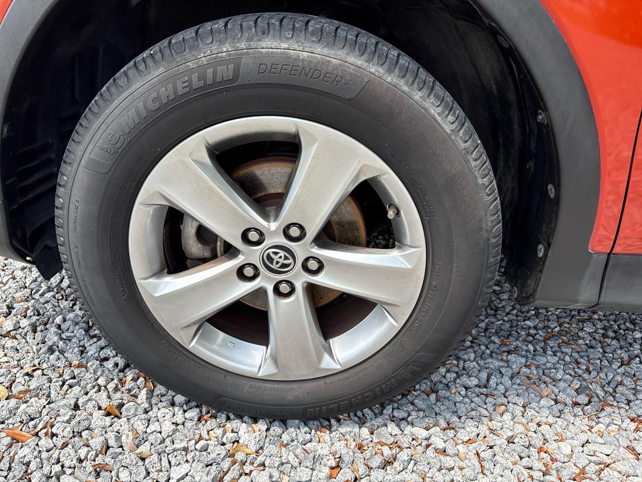 Toyota RAV4 XLE FWD 2015