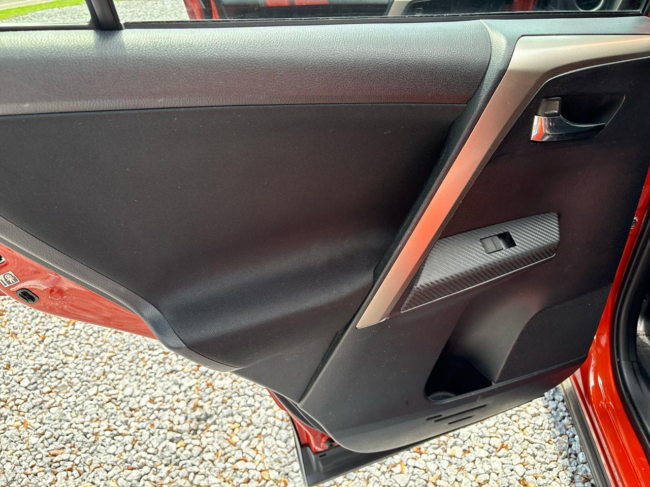 Toyota RAV4 XLE FWD 2015
