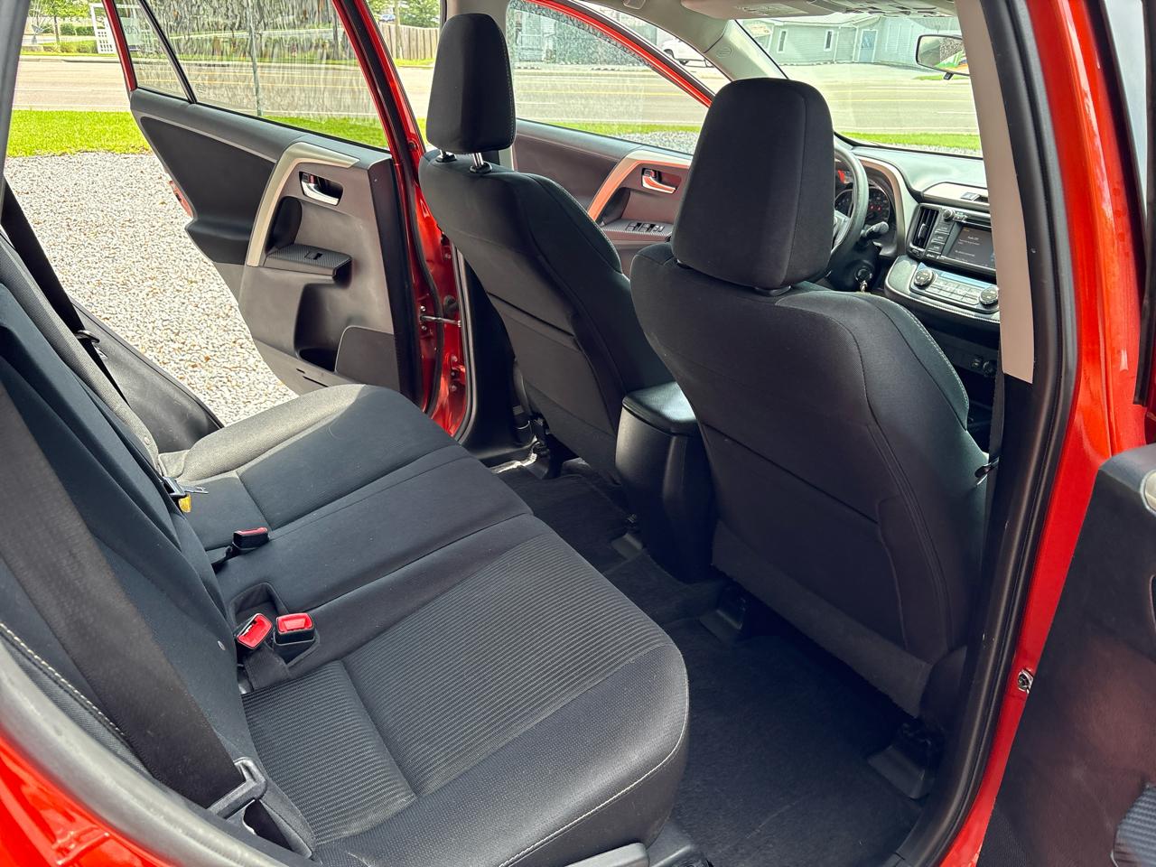 Toyota RAV4 XLE FWD 2015