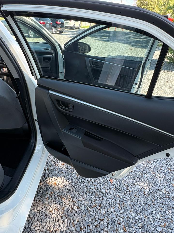 Toyota Corolla 4dr Sdn Auto L (Natl) 2015