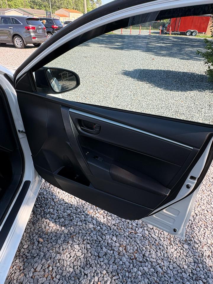 Toyota Corolla 4dr Sdn Auto L (Natl) 2015