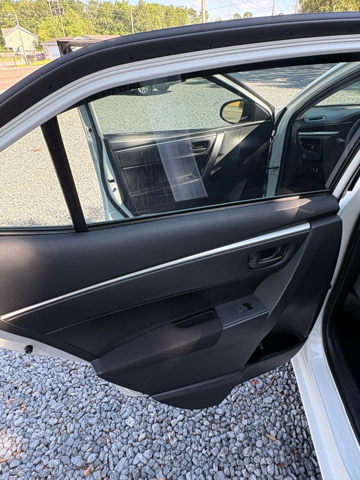 Toyota Corolla 4dr Sdn Auto L (Natl) 2015