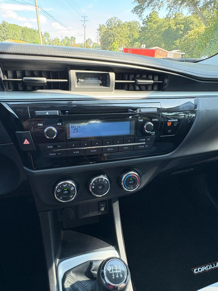 Toyota Corolla 4dr Sdn Auto L (Natl) 2015