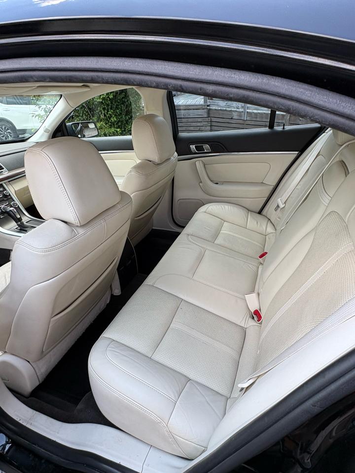 Lincoln MKS 3.7L FWD 2012