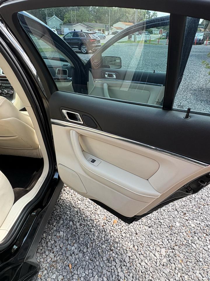 Lincoln MKS 3.7L FWD 2012