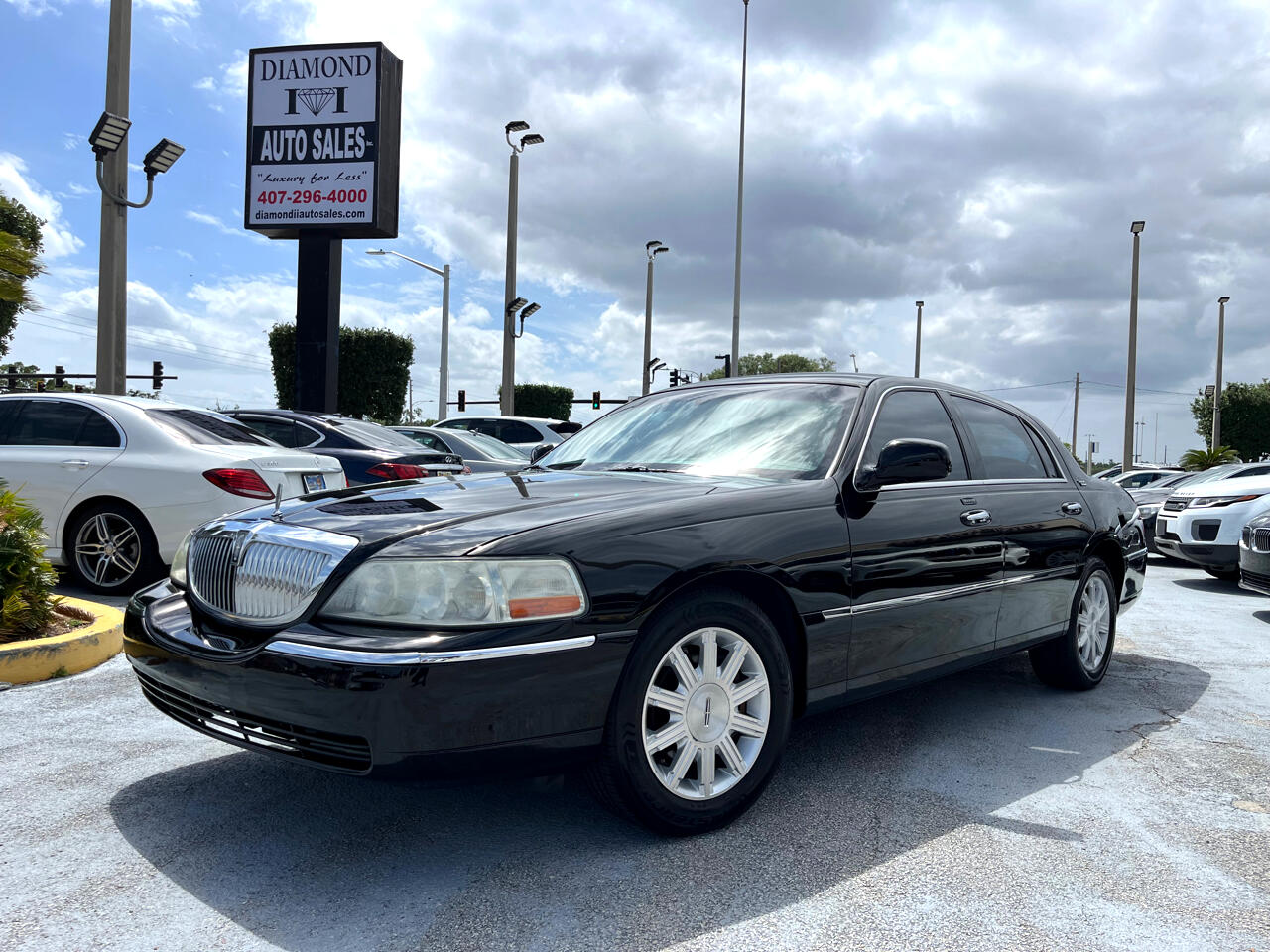 Lincoln Town Car 4dr Sdn Signature Limited 2011