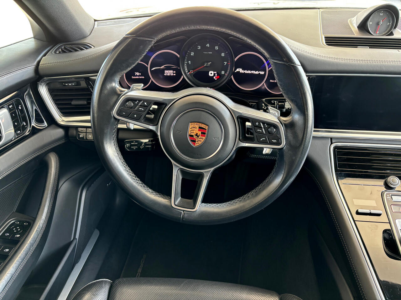 2018 Porsche Panamera RWD 12