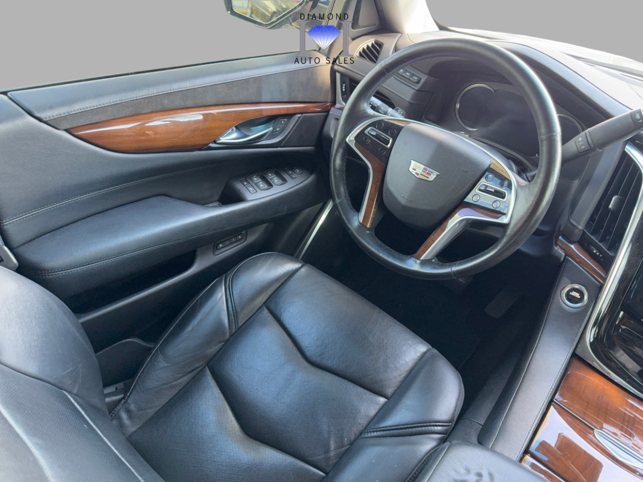 Cadillac Escalade ESV 4WD 4dr Luxury 2017