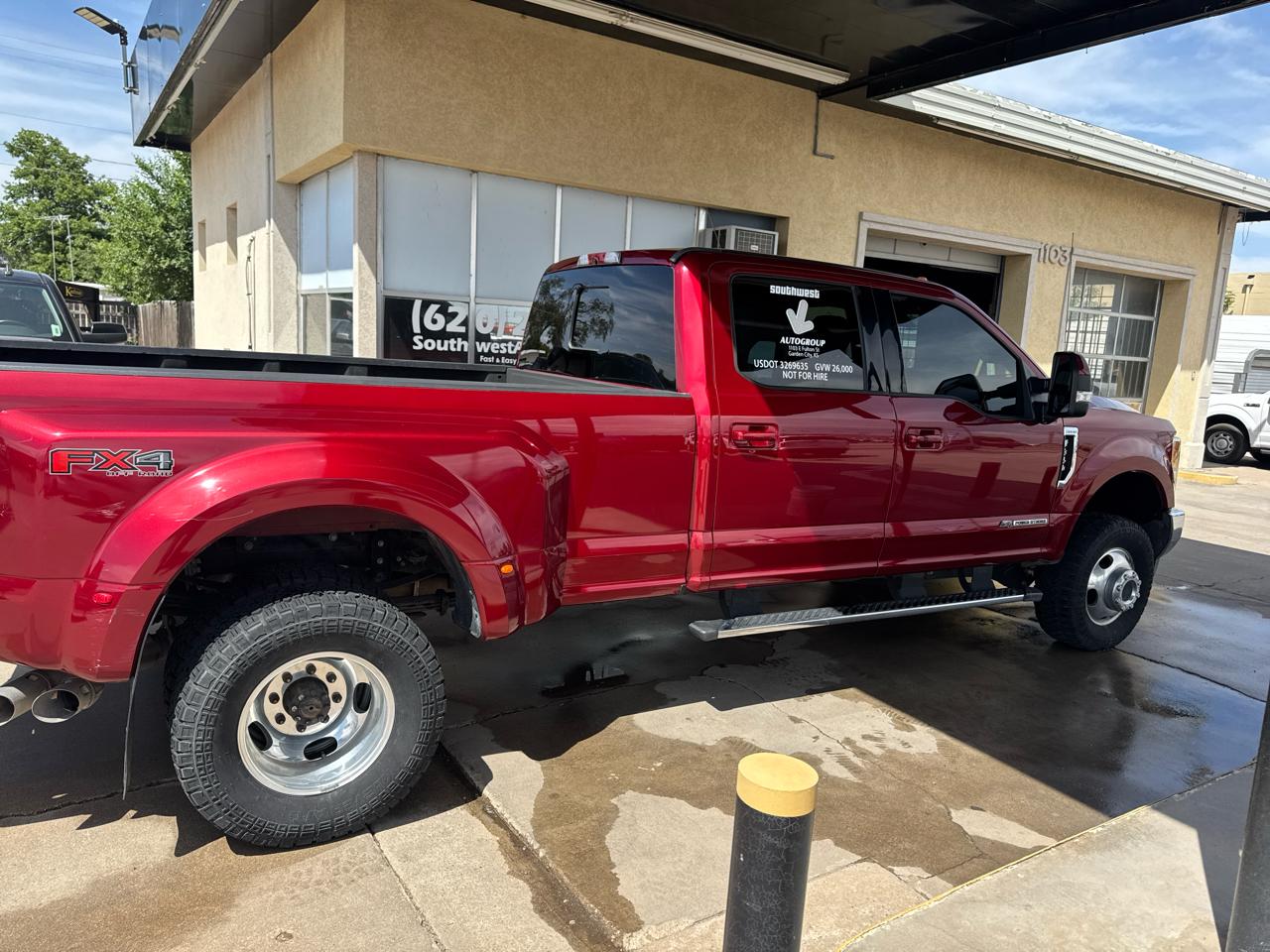 Ford 1 Ton Trucks Crew Cab Styleside 168" WB 4WD 2017