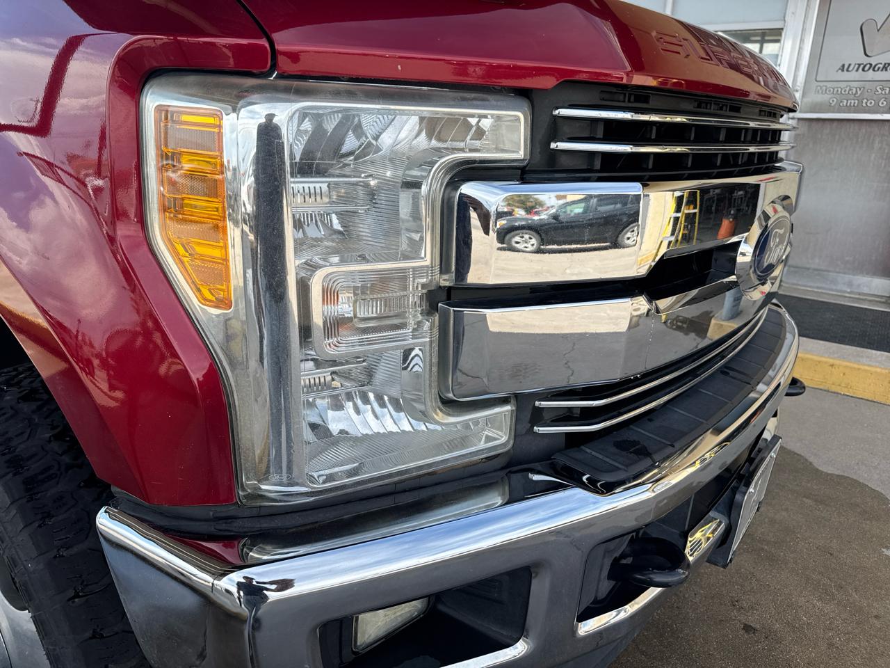 Ford 1 Ton Trucks Crew Cab Styleside 168" WB 4WD 2017