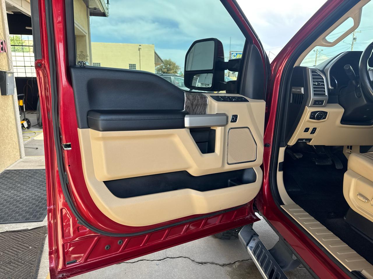 Ford 1 Ton Trucks Crew Cab Styleside 168" WB 4WD 2017