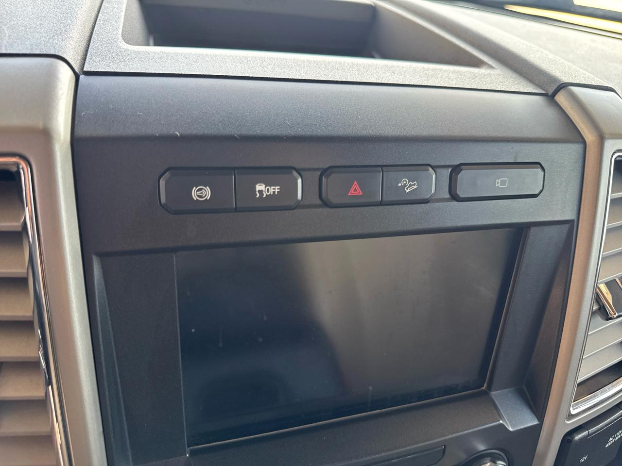 Ford 1 Ton Trucks Crew Cab Styleside 168" WB 4WD 2017