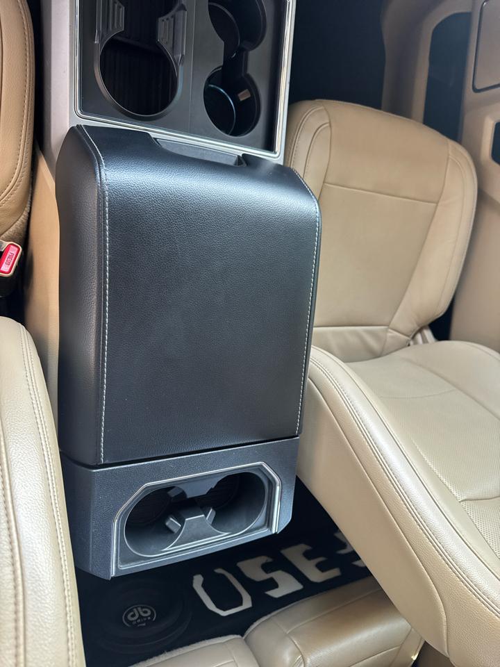 Ford 1 Ton Trucks Crew Cab Styleside 168" WB 4WD 2017