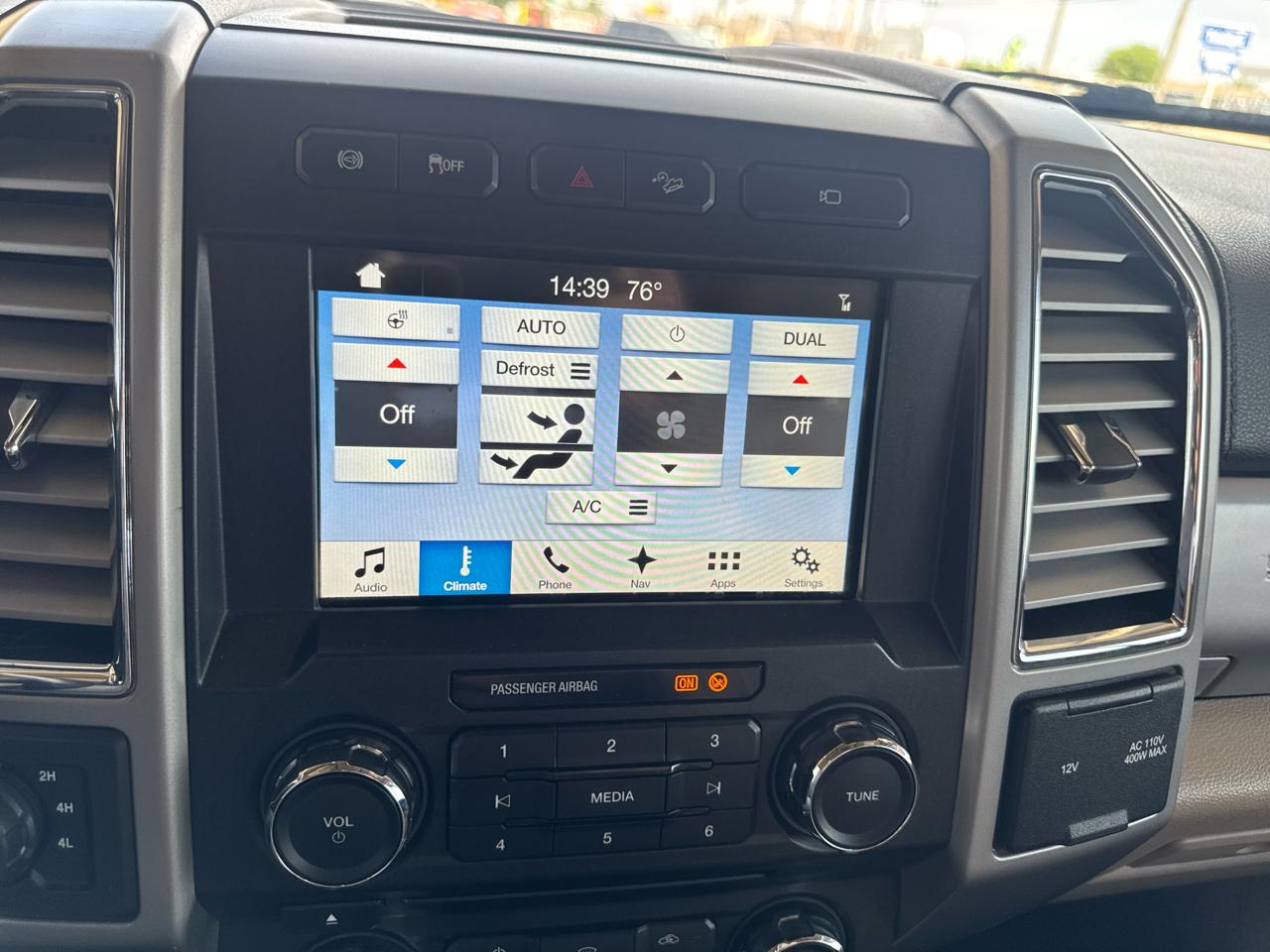 Ford 1 Ton Trucks Crew Cab Styleside 168" WB 4WD 2017