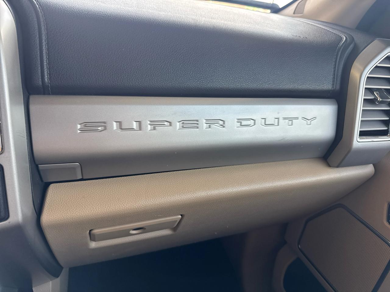 Ford 1 Ton Trucks Crew Cab Styleside 168" WB 4WD 2017