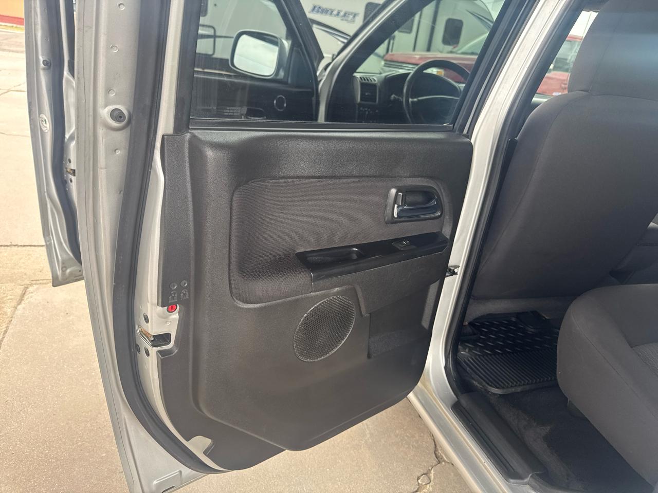 GMC Canyon SLE Crew Cab 2WD 2012