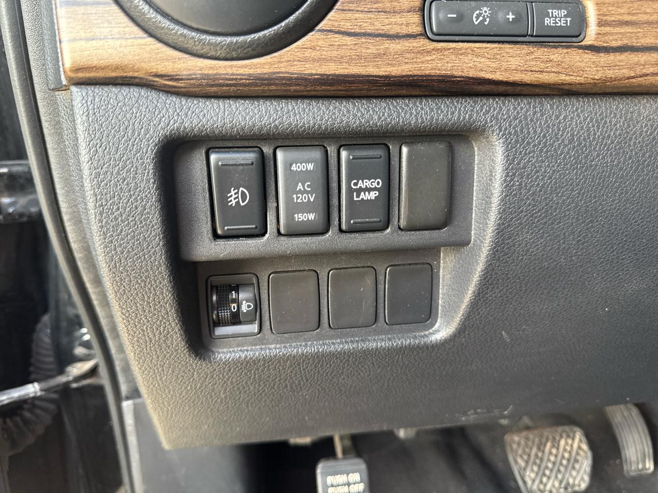 Nissan Titan Platinum Reserve Crew Cab 4WD 2017