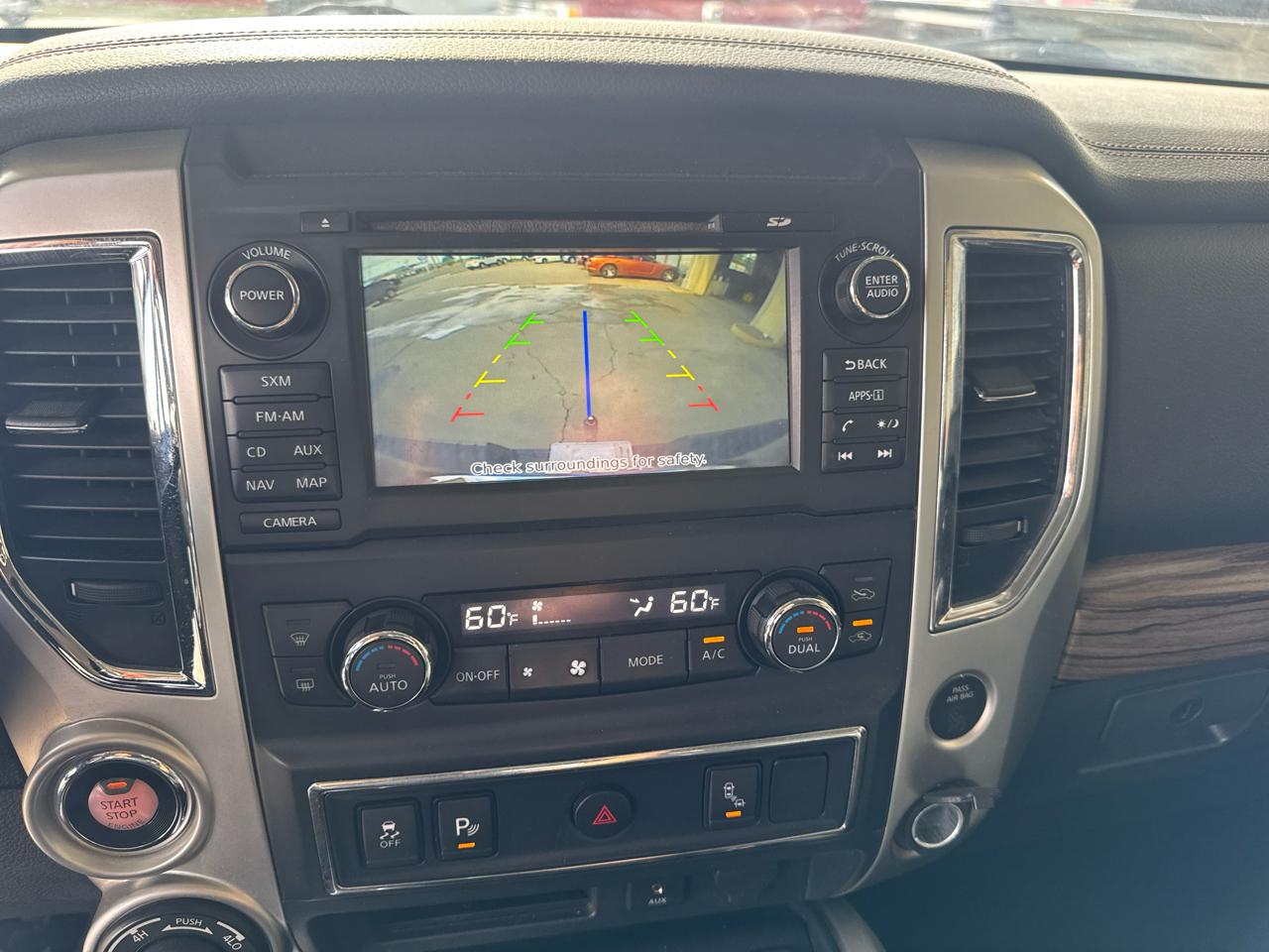 Nissan Titan Platinum Reserve Crew Cab 4WD 2017