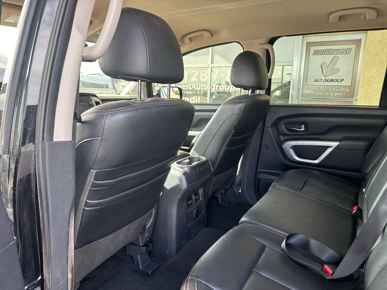 Nissan Titan Platinum Reserve Crew Cab 4WD 2017