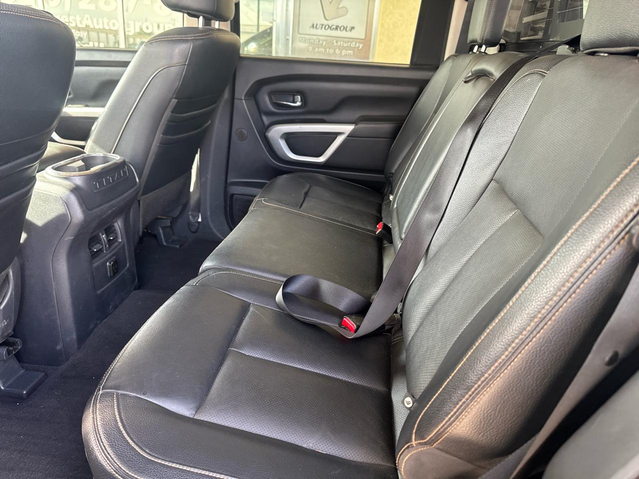 Nissan Titan Platinum Reserve Crew Cab 4WD 2017