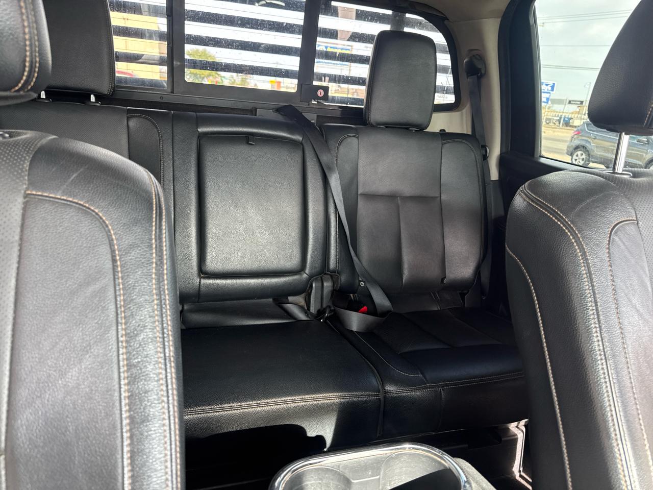 Nissan Titan Platinum Reserve Crew Cab 4WD 2017