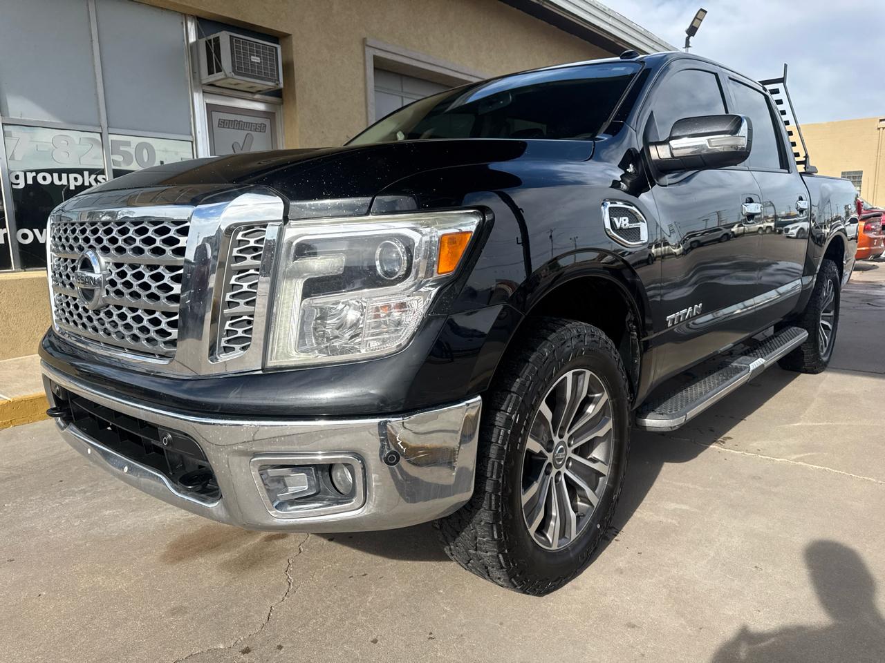 Nissan Titan Platinum Reserve Crew Cab 4WD 2017