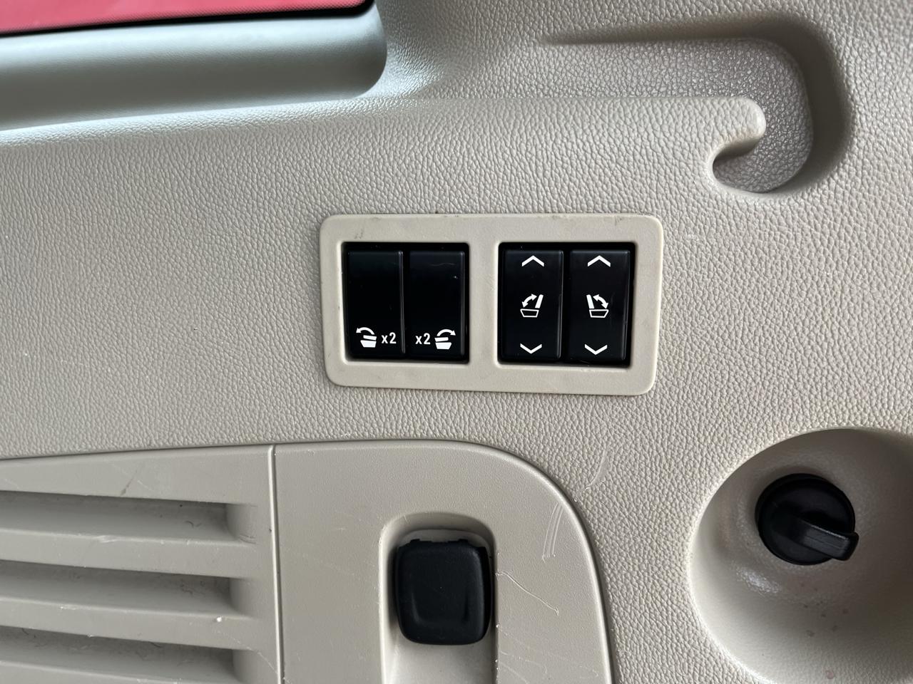 GMC Yukon XL photo 9