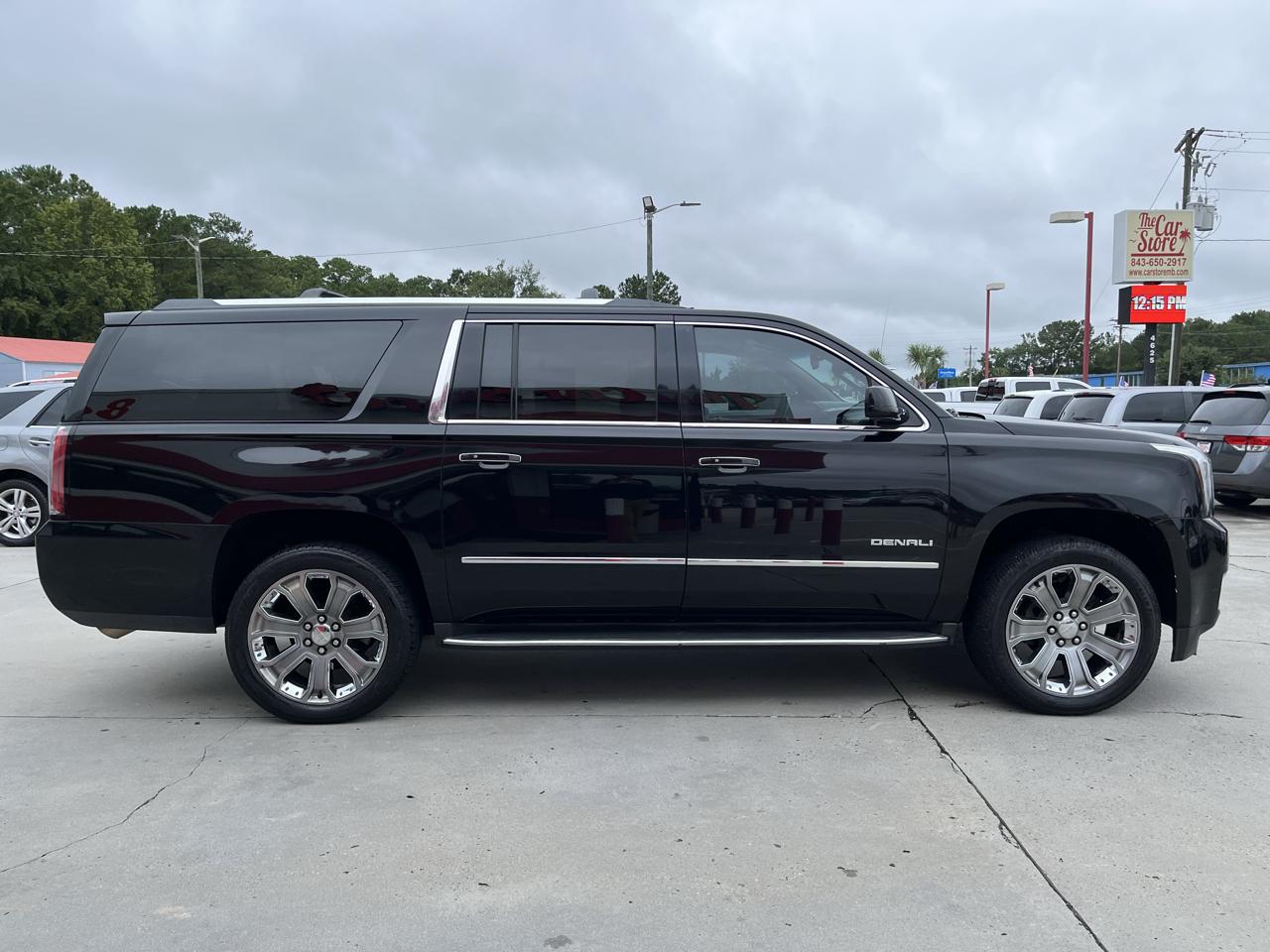 GMC Yukon XL photo 11