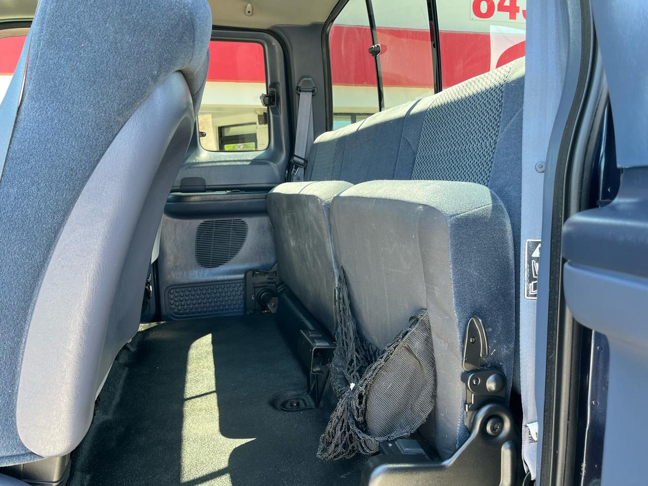 Ford Super Duty F-250 Supercab 142" XL 4WD 2001