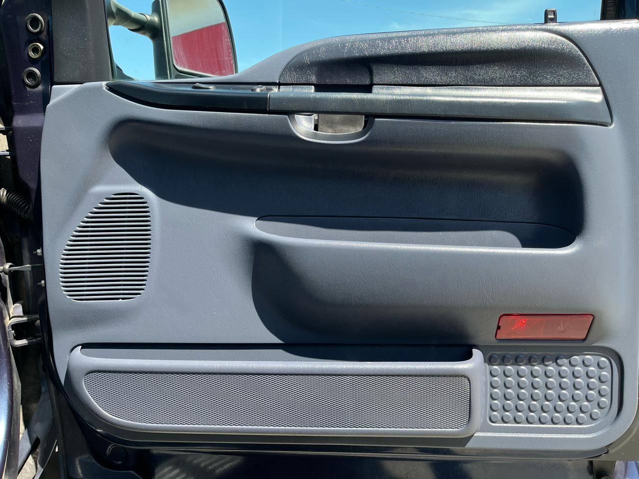 Ford Super Duty F-250 Supercab 142" XL 4WD 2001